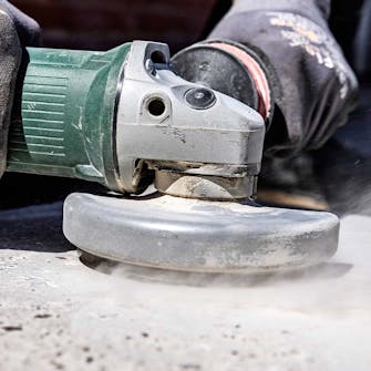 Finsliping av betong Finsliping av betong: Slipekoppen skal ligge helt plant